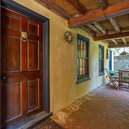 The Most Charming Old Brick Alley In Charleston Exteriör bild